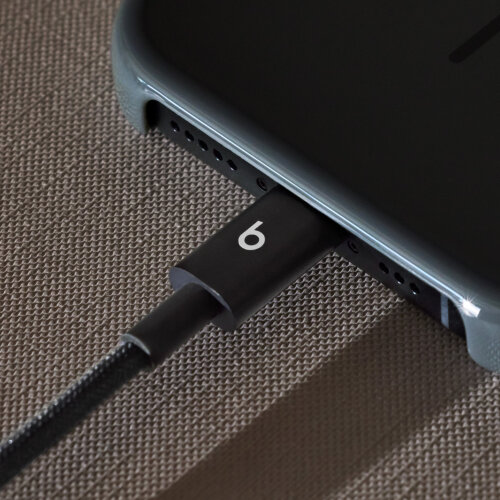 Короткий плетёный кабель Beats USB-A — USB-C, 20 см, черный
