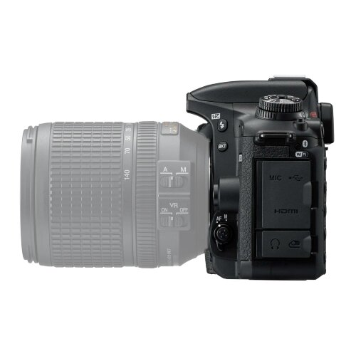 Зеркальный фотоаппарат Nikon D7500 Body