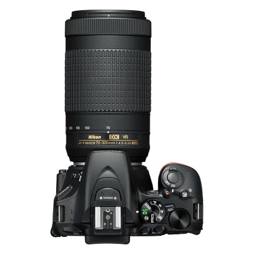 Nikon D5600+AF-P 18-55 VR+70-300VR+16GB+Bag