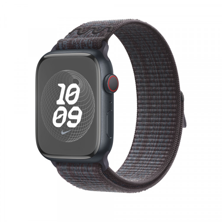Space grey aluminium case with black nike sport loop 2025