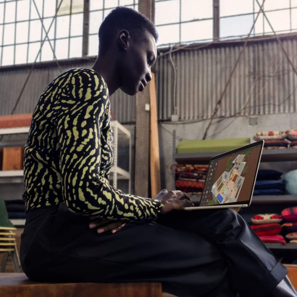 Купить MacBook Air 13 M3 Starlight, 16GB, 256GB, 10-GPU в